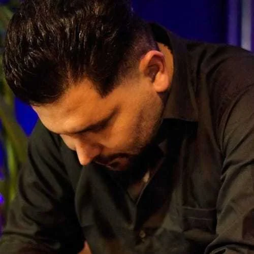 دانلود آهنگ کاشکی بمیرم غم نینم خسته بیم دی زندگانی انوش ترکاشوند