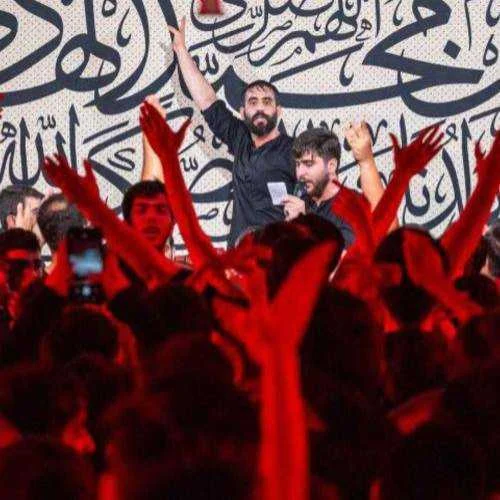 دانلود مداحی ای مردم تیغ بران با ما میدان با تو خیابان با ما حسین طاهری