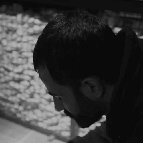 دانلود آهنگ دزدیدن دلتو از من دلم مونده رو دستم سیاوش علایی